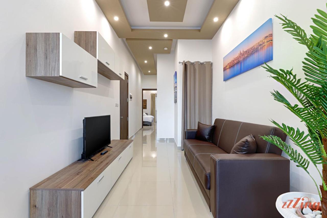 Gem Beachfront Apt With Amazing Bay And Sea Views Birżebbuġa Екстериор снимка