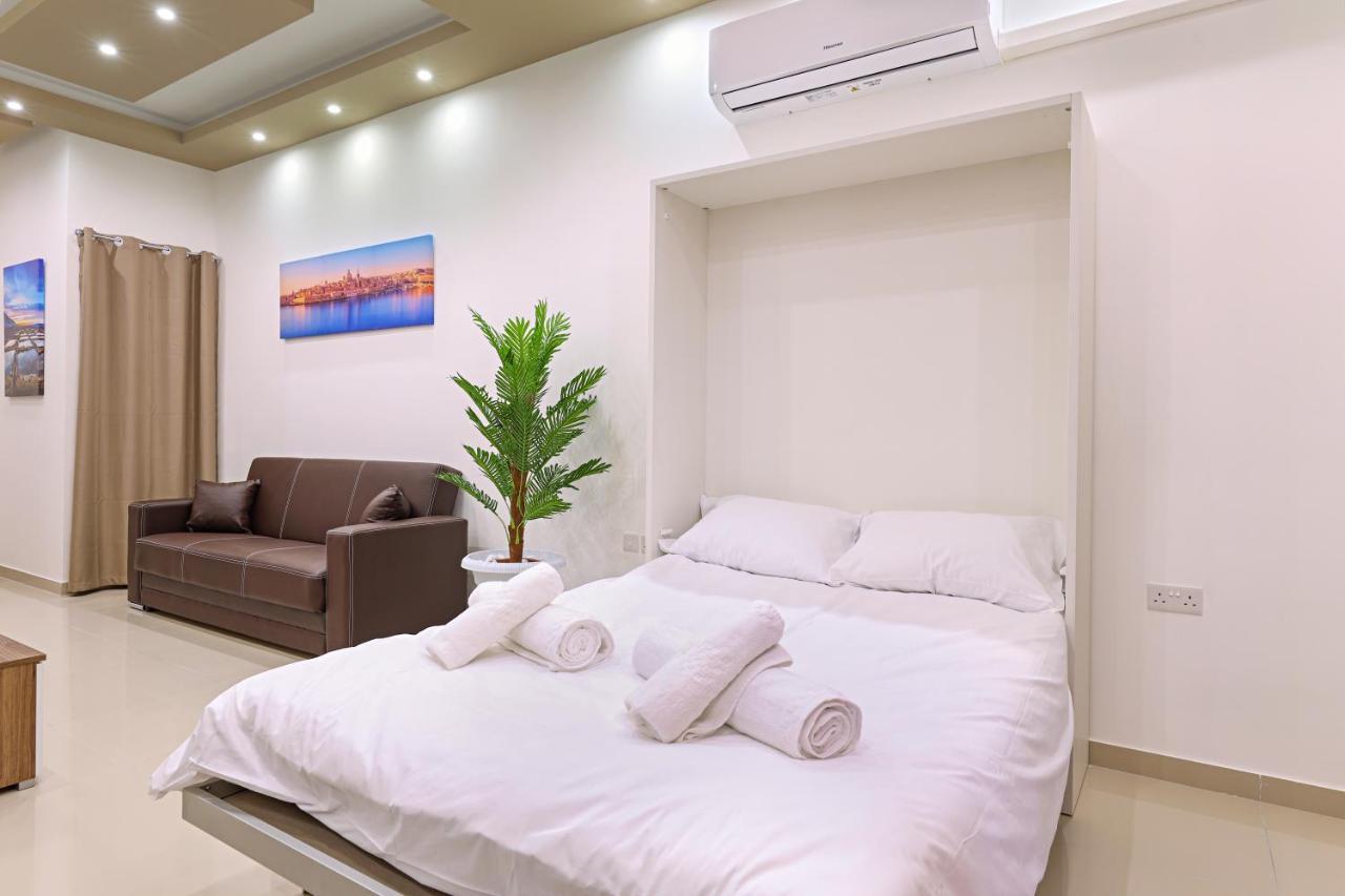 Gem Beachfront Apt With Amazing Bay And Sea Views Birżebbuġa Екстериор снимка